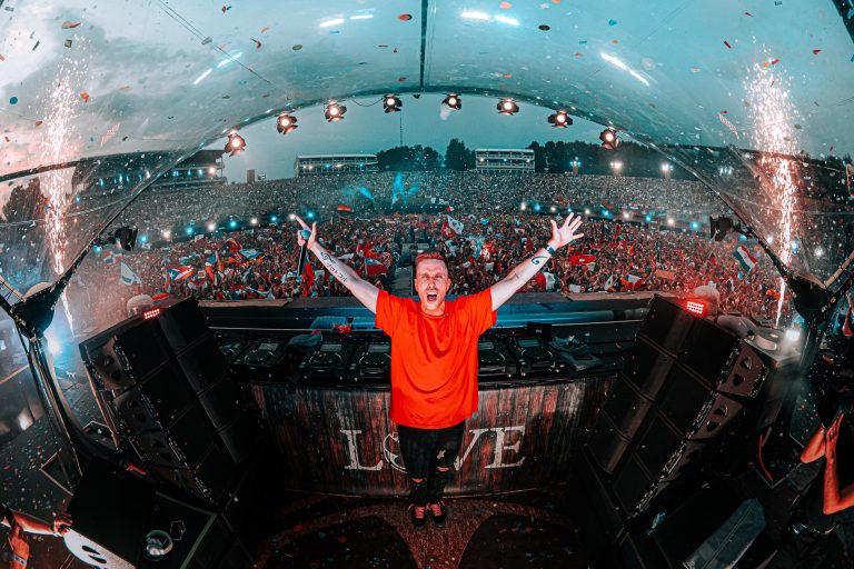 Ingrosso Calls Out Nicky Romero for Using Avicii in Car Promotion