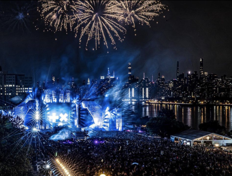 NYPD Officers Charged With Stealing Champagne at Electric Zoo