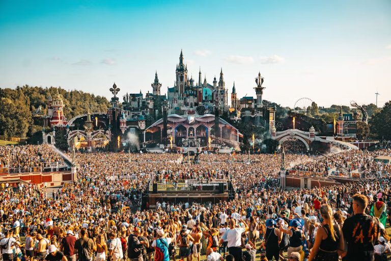 Tomorrowland Makes Climate Conscious Decisions to Reduce Carbon Footprint