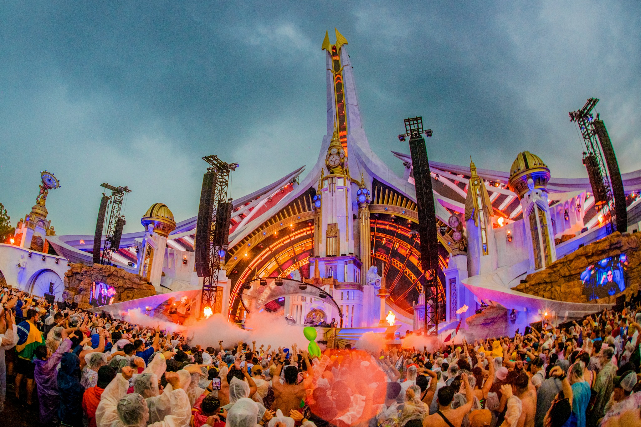 BREAKING: Mud Forces Tomorrowland Brazil to Cancel Day 2 - EDMTunes