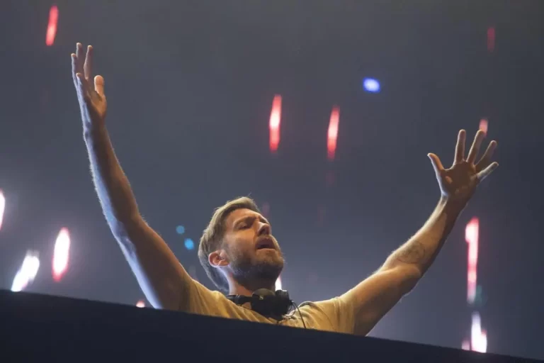 Calvin Harris Defends His Ultra Music Festival Set, Slams Critics