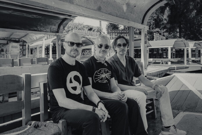 03 - Above and Beyond ... by Luke Dyson (1)