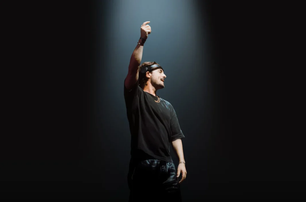 Axwell-cr-Sam-Neill-press-2025-billboard-1548